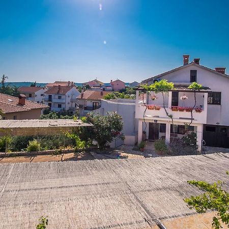 Apartments Rose Krk Town Exterior foto