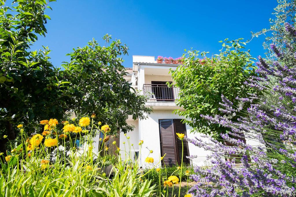 Apartments Rose Krk Town Exterior foto