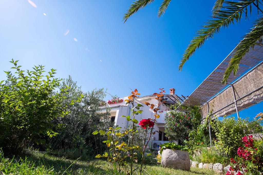Apartments Rose Krk Town Exterior foto