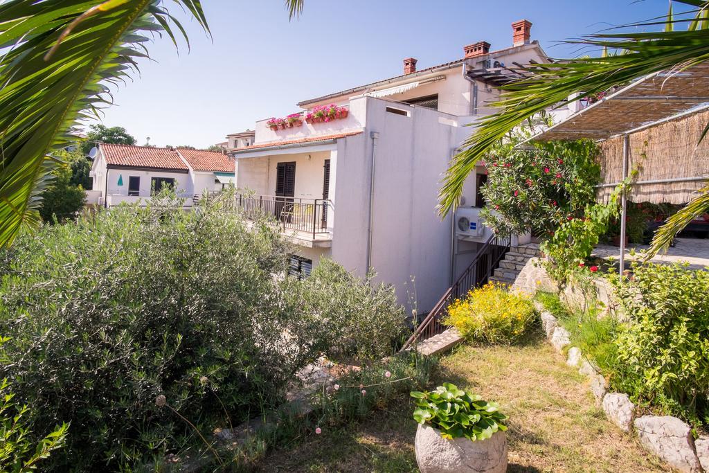 Apartments Rose Krk Town Exterior foto