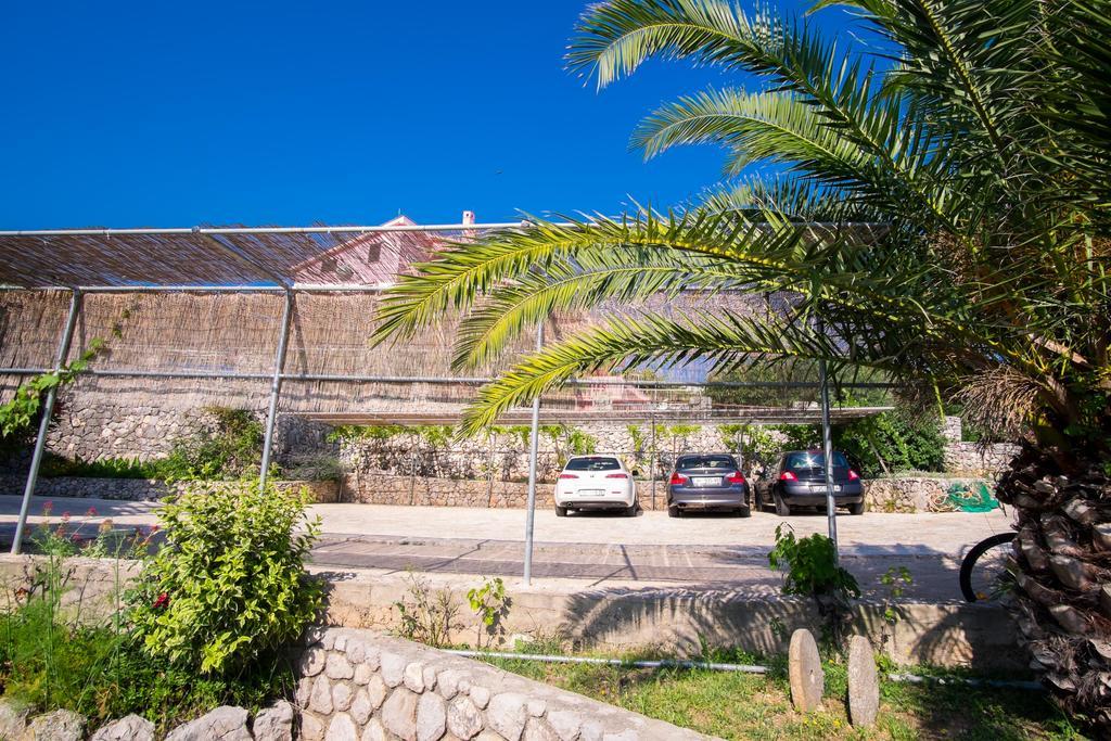 Apartments Rose Krk Town Exterior foto