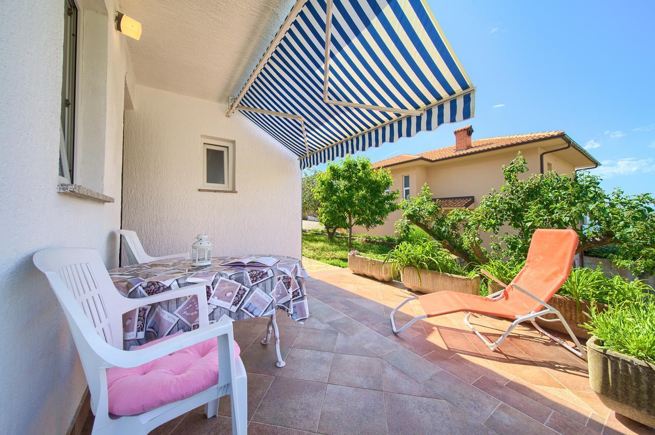 Apartments Rose Krk Town Exterior foto